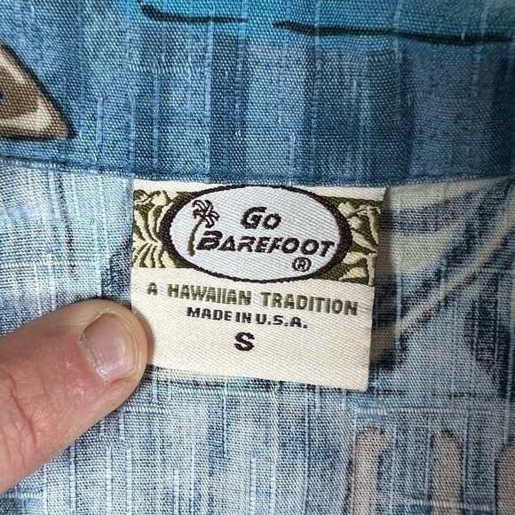 Go Barefoot Made in USA Size Small Blue Hawaiian Print Men's Shirt - Picture 6 of 10